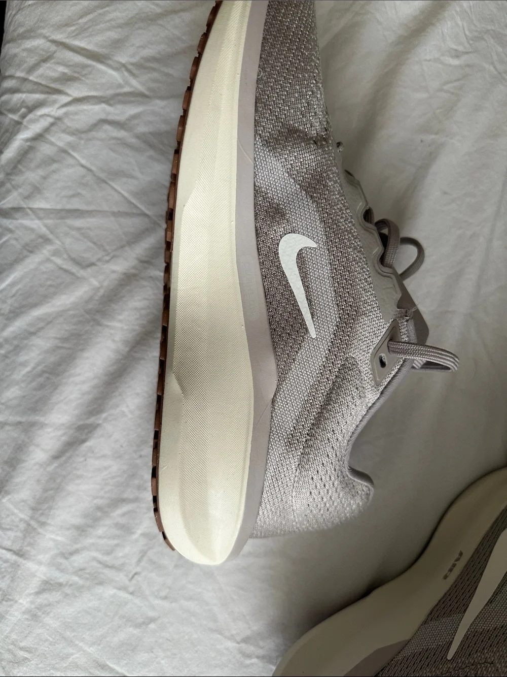 NWOT Nike Winflow 11 Women's Neutral Taupe Knit Running Sneakers 8 half woman